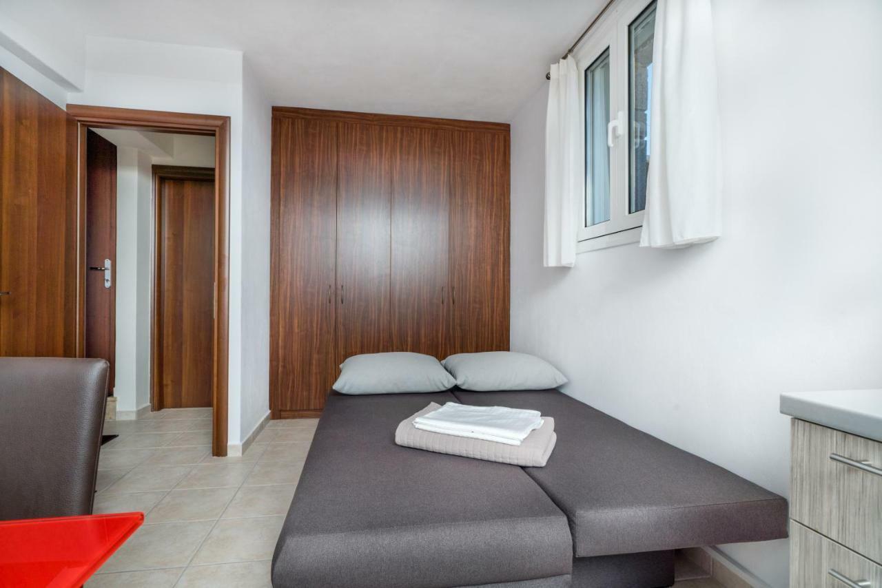 Thea Villas Aegina Perdika  Exterior photo